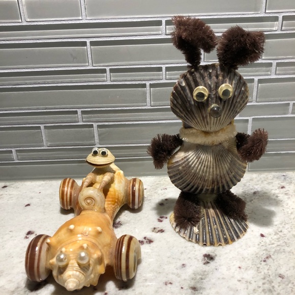 Shell People and 2 Shell Keychains Included - Picture 3 of 16